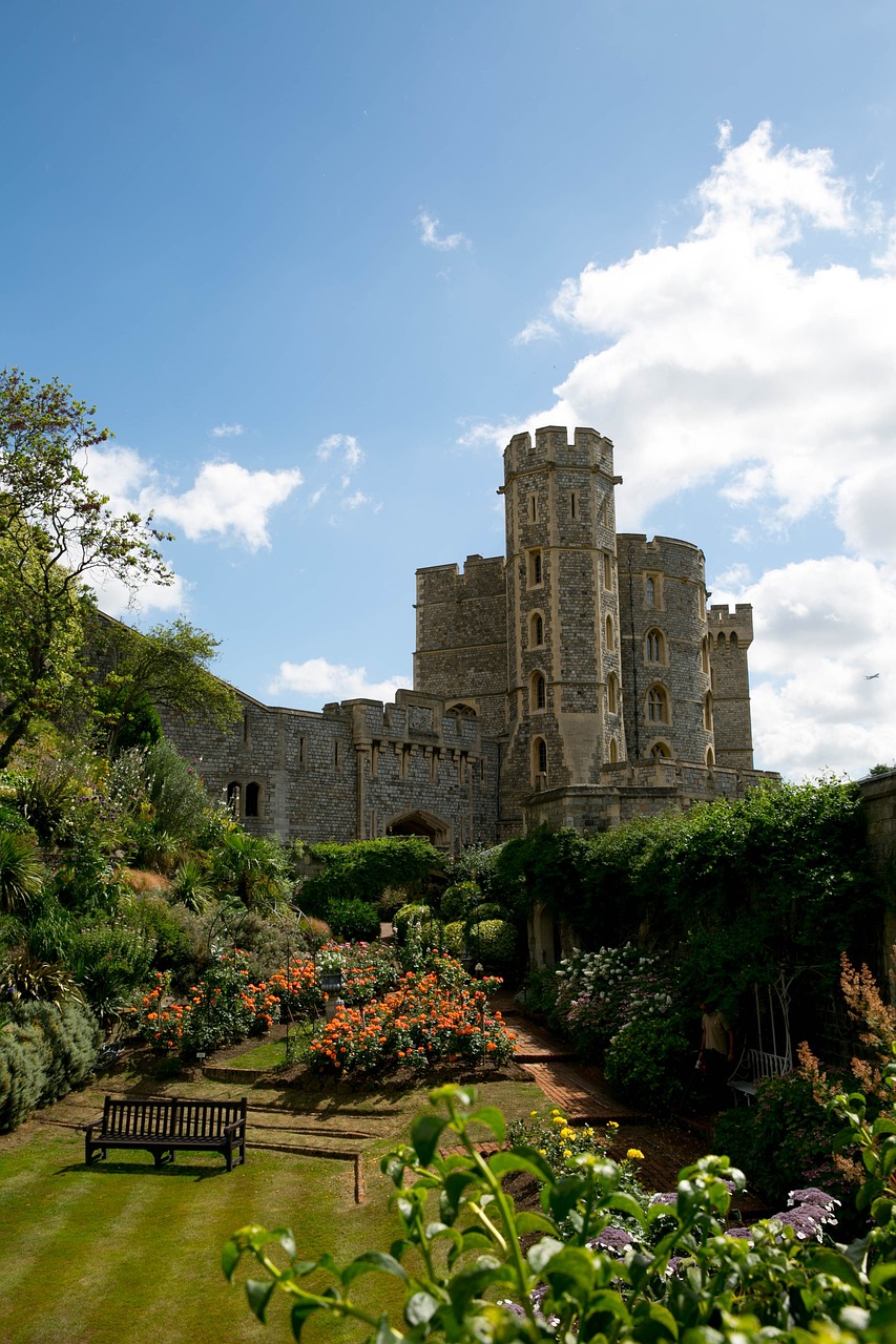 castle-4476653_1280